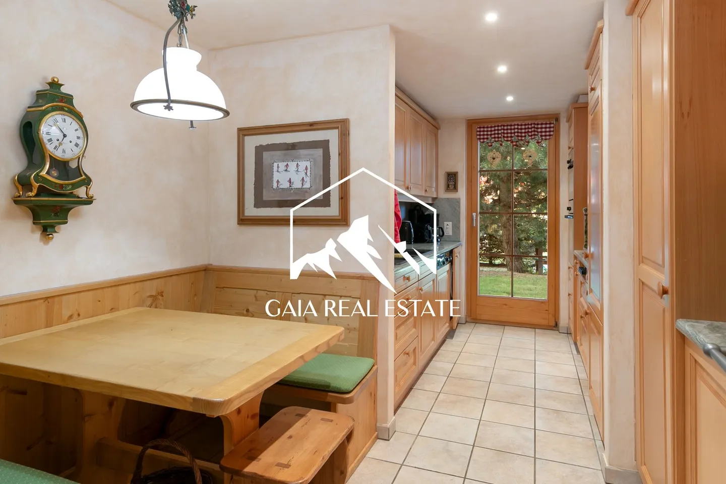 Pearls of Crans - Photo 7 of 22