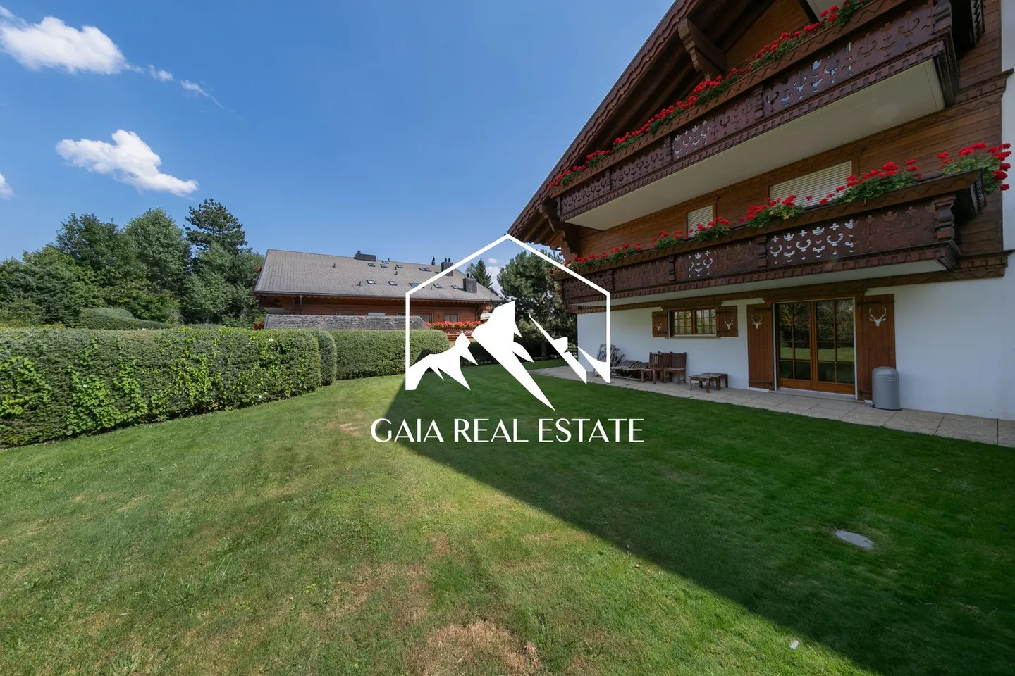 Pearls of Crans - Photo 16 of 22