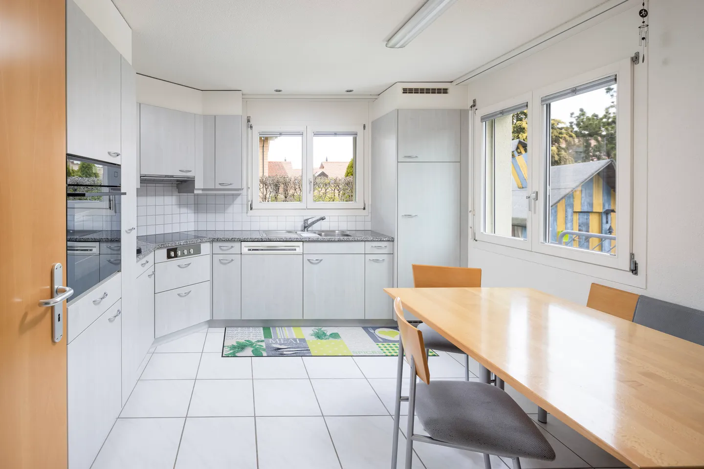 Ampia casa familiare con giardino - Foto 3 di 10