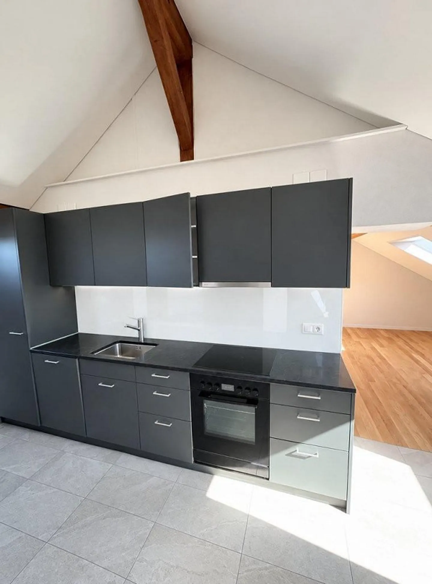 Sanierte Wohnung in Thun - Foto 2 von 10
