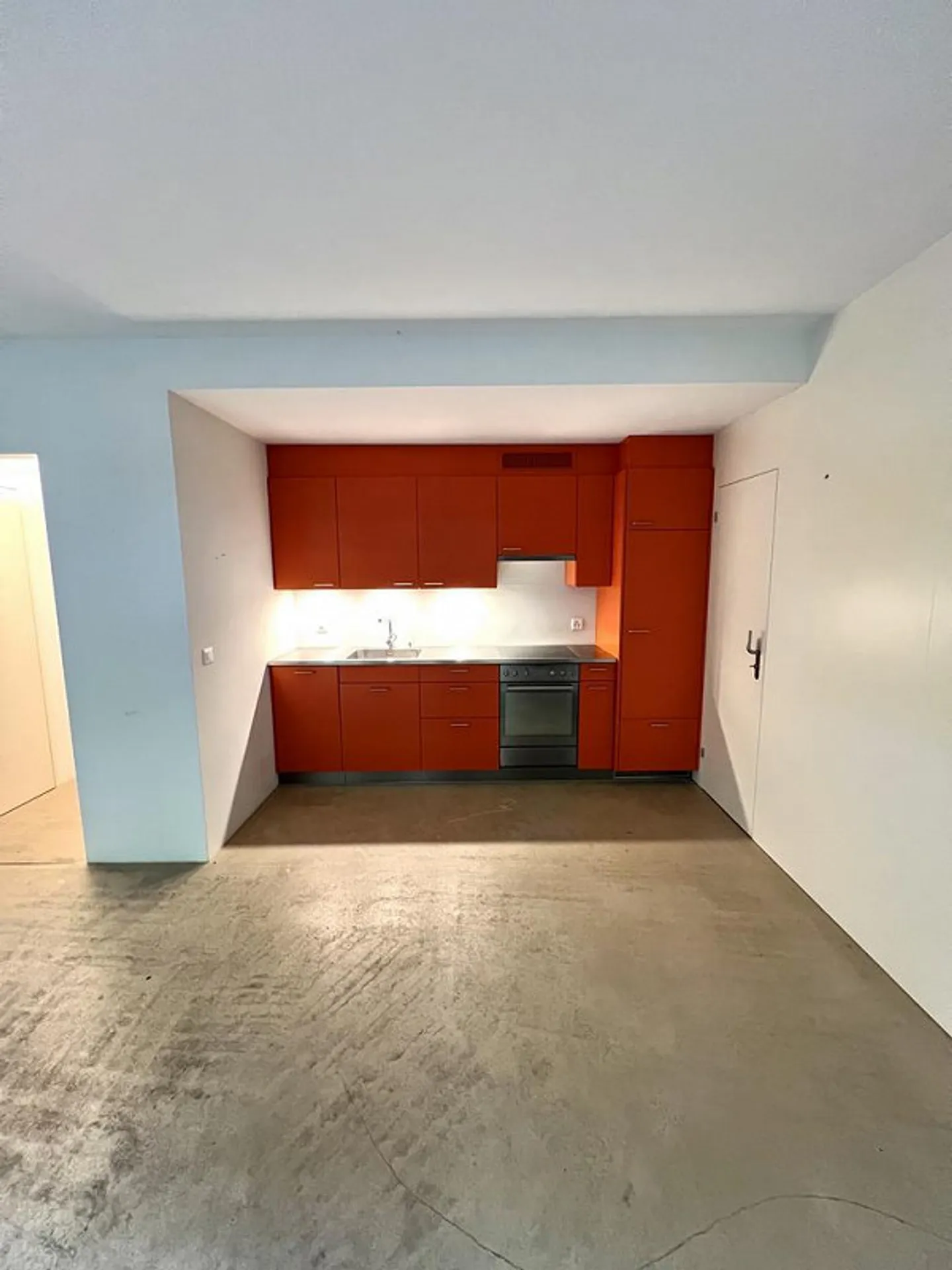 APPARTAMENTO MODERNO DI 2,5 STANZE CON AREA SEDUTA IN GIARDINO NEL CORTILE - Foto 4 di 10