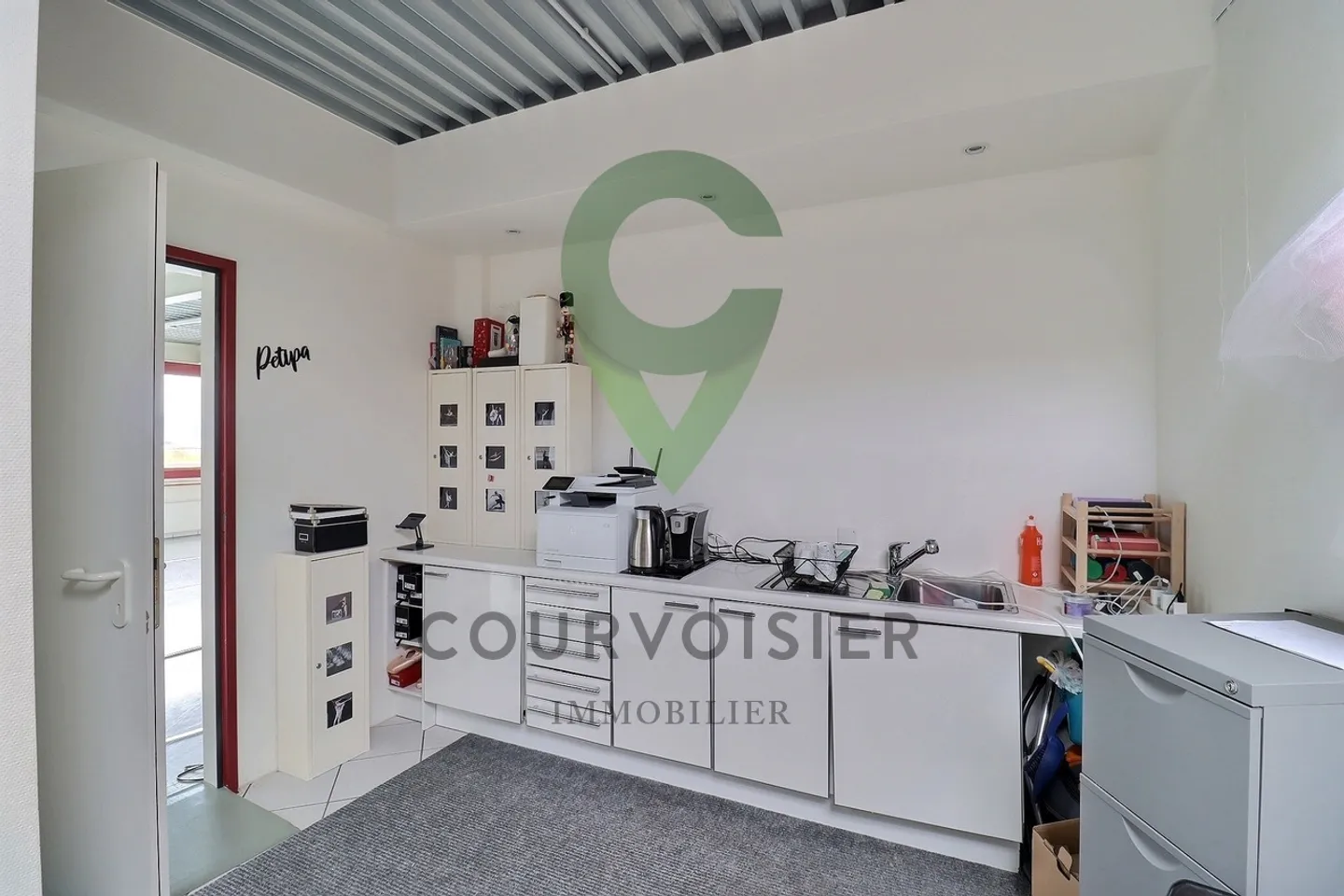 Bright, modular space perfect for a co-working area - Photo 11 of 13