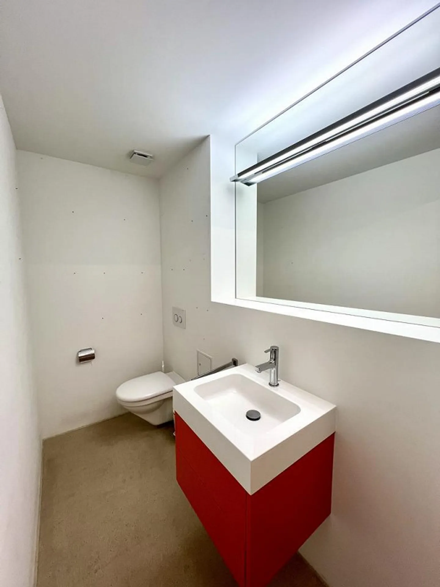 APPARTAMENTO MODERNO DI 2,5 STANZE CON AREA SEDUTA IN GIARDINO NEL CORTILE - Foto 5 di 10
