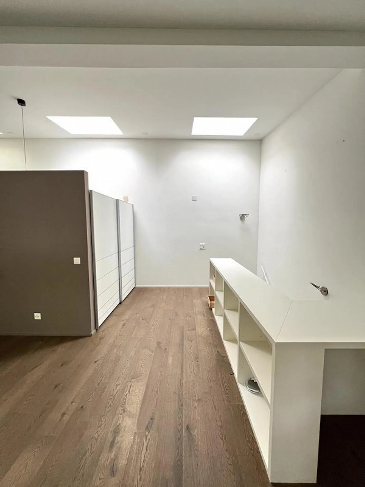 APPARTAMENTO MODERNO DI 2,5 STANZE CON AREA SEDUTA IN GIARDINO NEL CORTILE - Foto 7 di 10