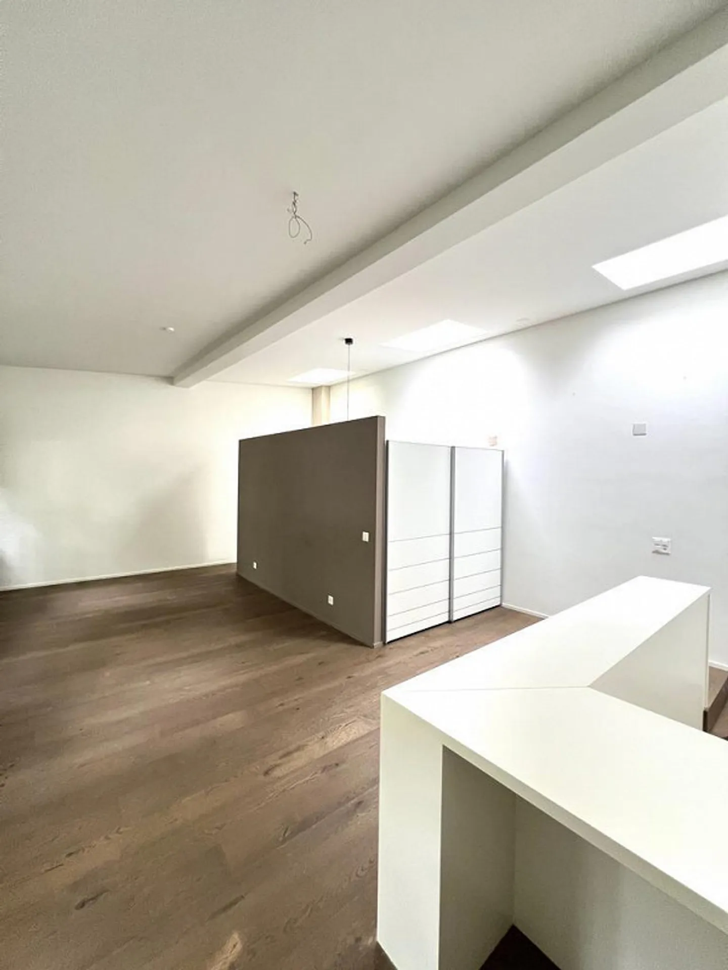 APPARTAMENTO MODERNO DI 2,5 STANZE CON AREA SEDUTA IN GIARDINO NEL CORTILE - Foto 8 di 10