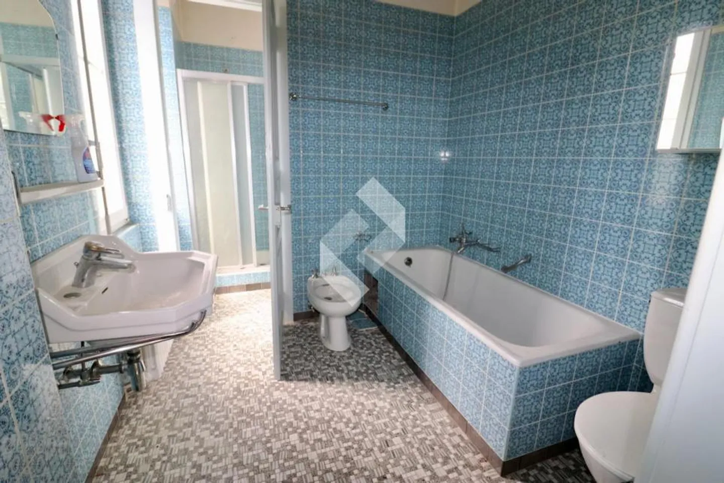 Manor House with 2 Apartments + Attic - Rare Offer!!! - Photo 9 of 13