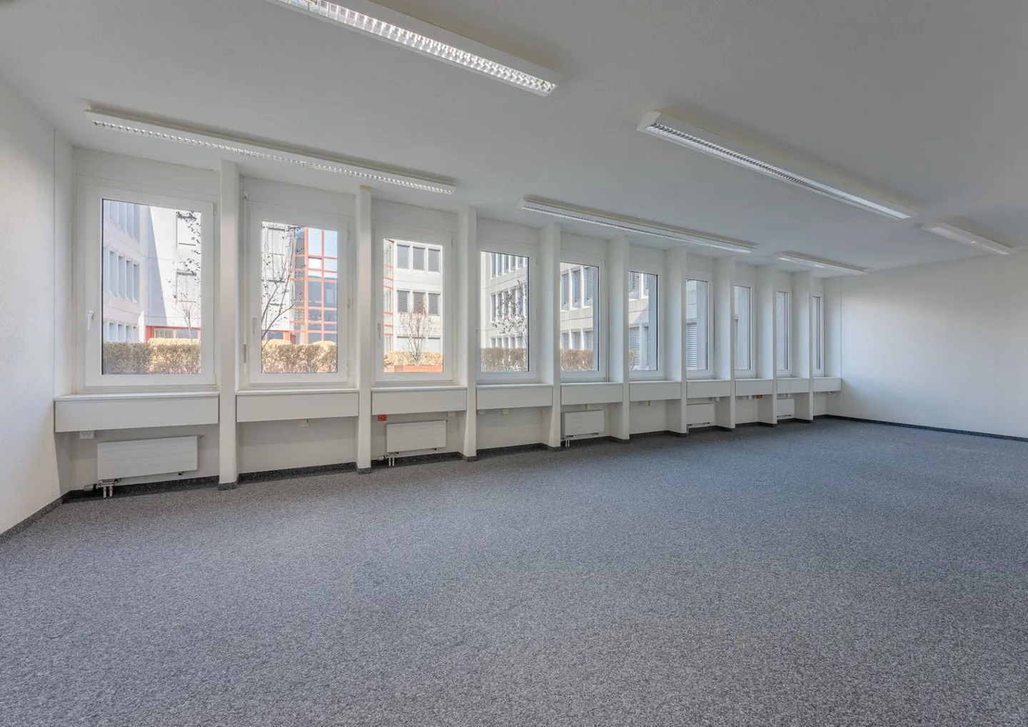 Diverse small offices from 25 m² - Photo 2 of 9