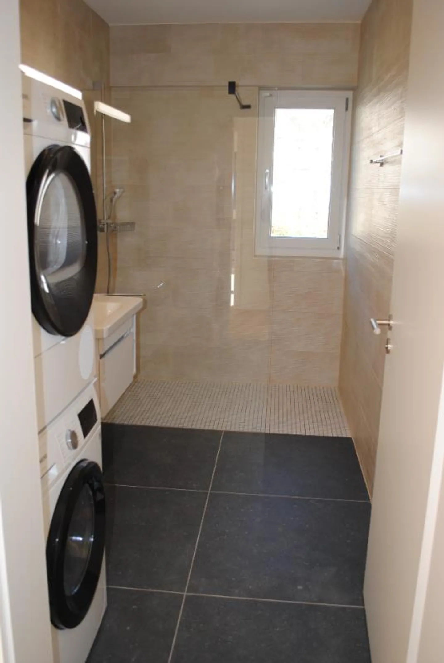 Nuovo edificio residenziale con 6 appartamenti - Foto 7 di 10