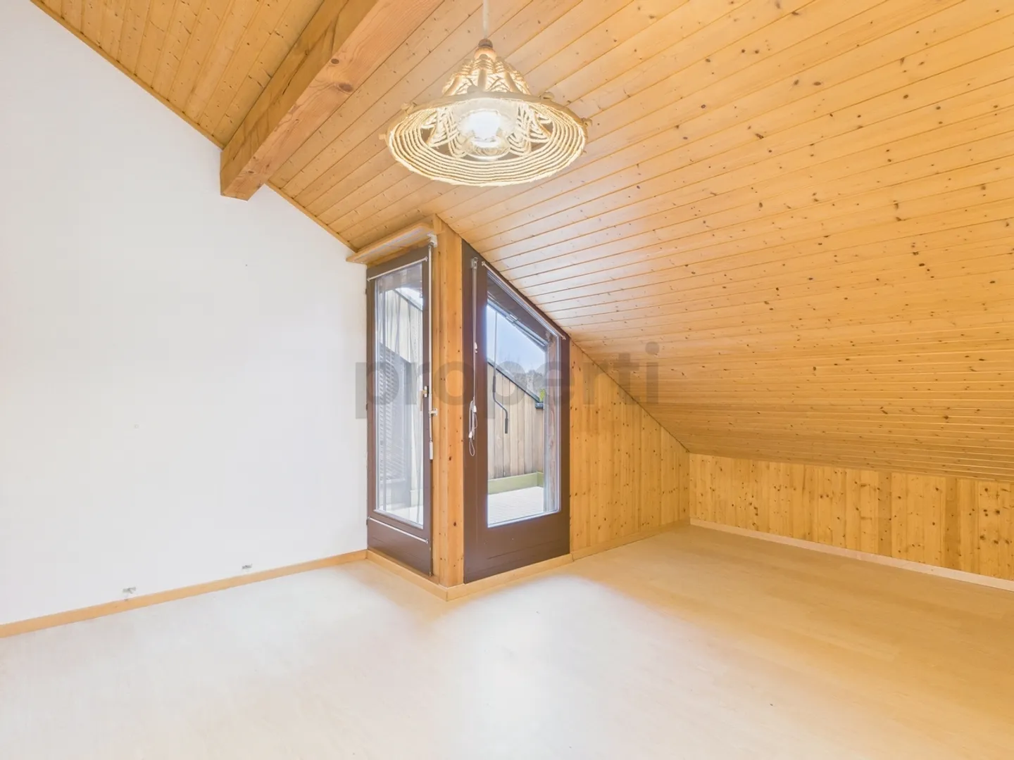 Charming Attic Apartment - Photo 9 of 13