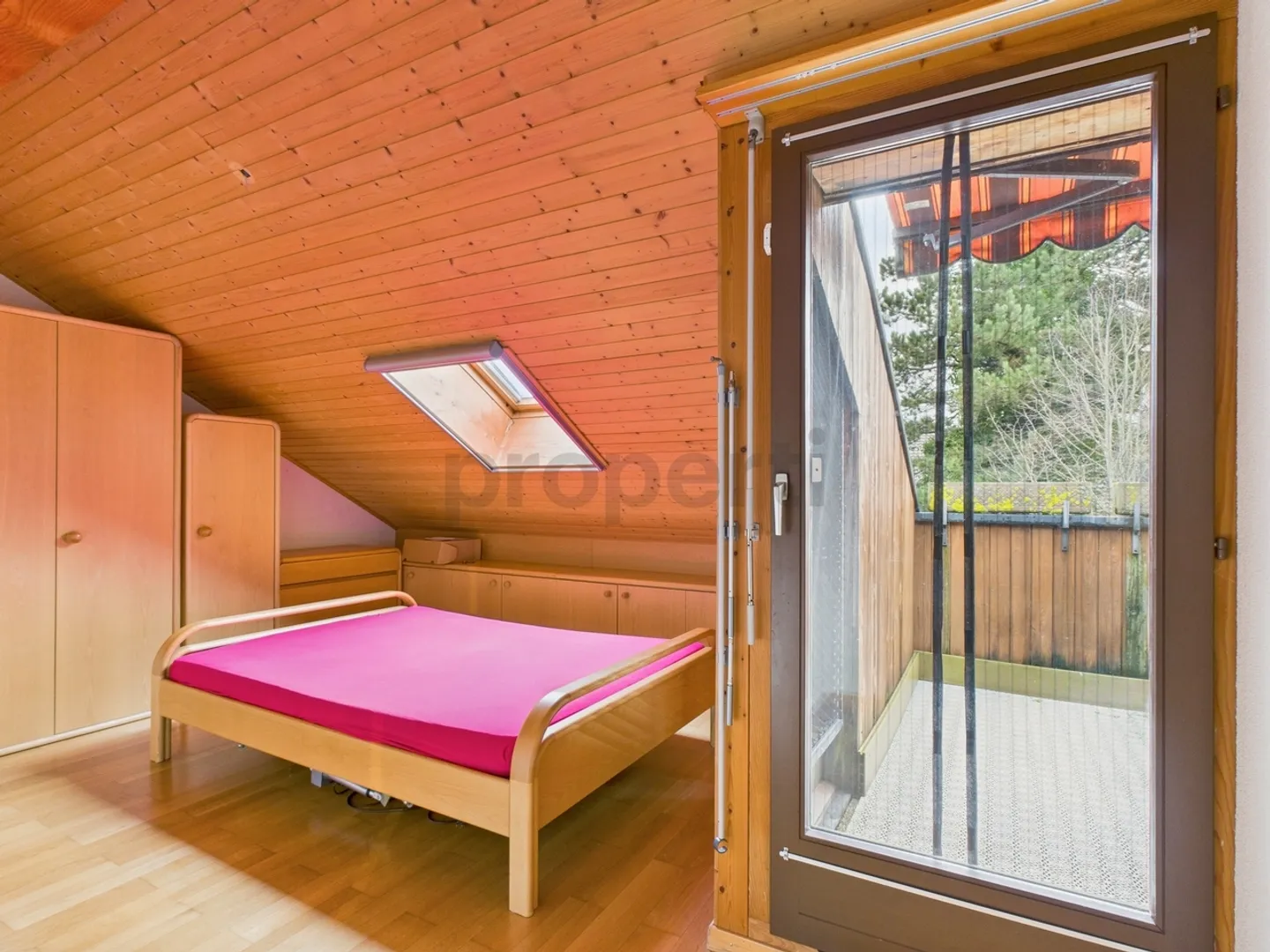 Charming Attic Apartment - Photo 10 of 13