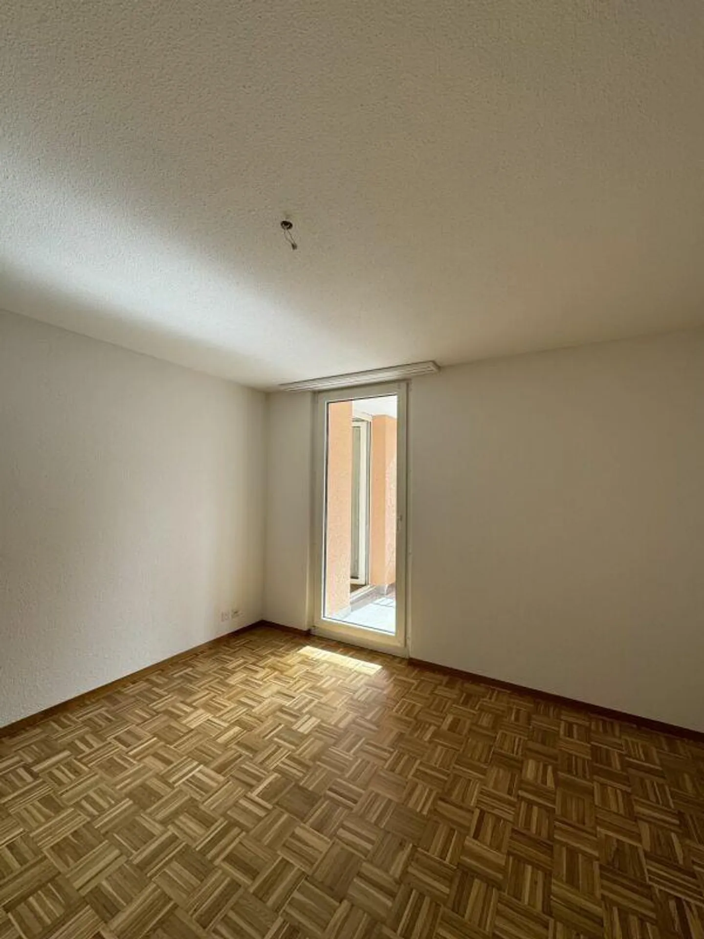 Modern 3.5-room apartment in the heart of Walenstadt - Photo 6 of 9