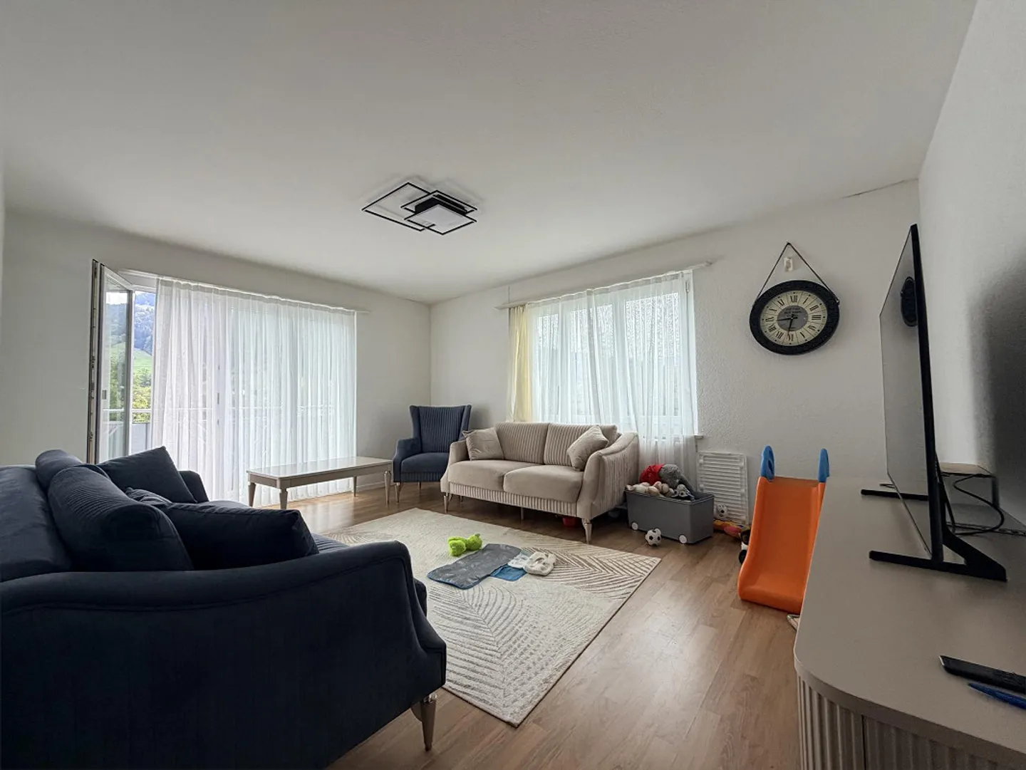 Appartamento 4.5 stanze con grande balcone sud: luminoso e moderno - Foto 6 di 8