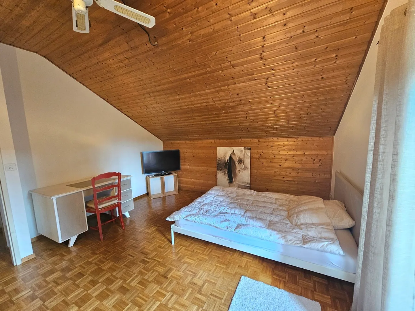 Möbliertes Zimmer mit eigenem Bad - Foto 2 von 5