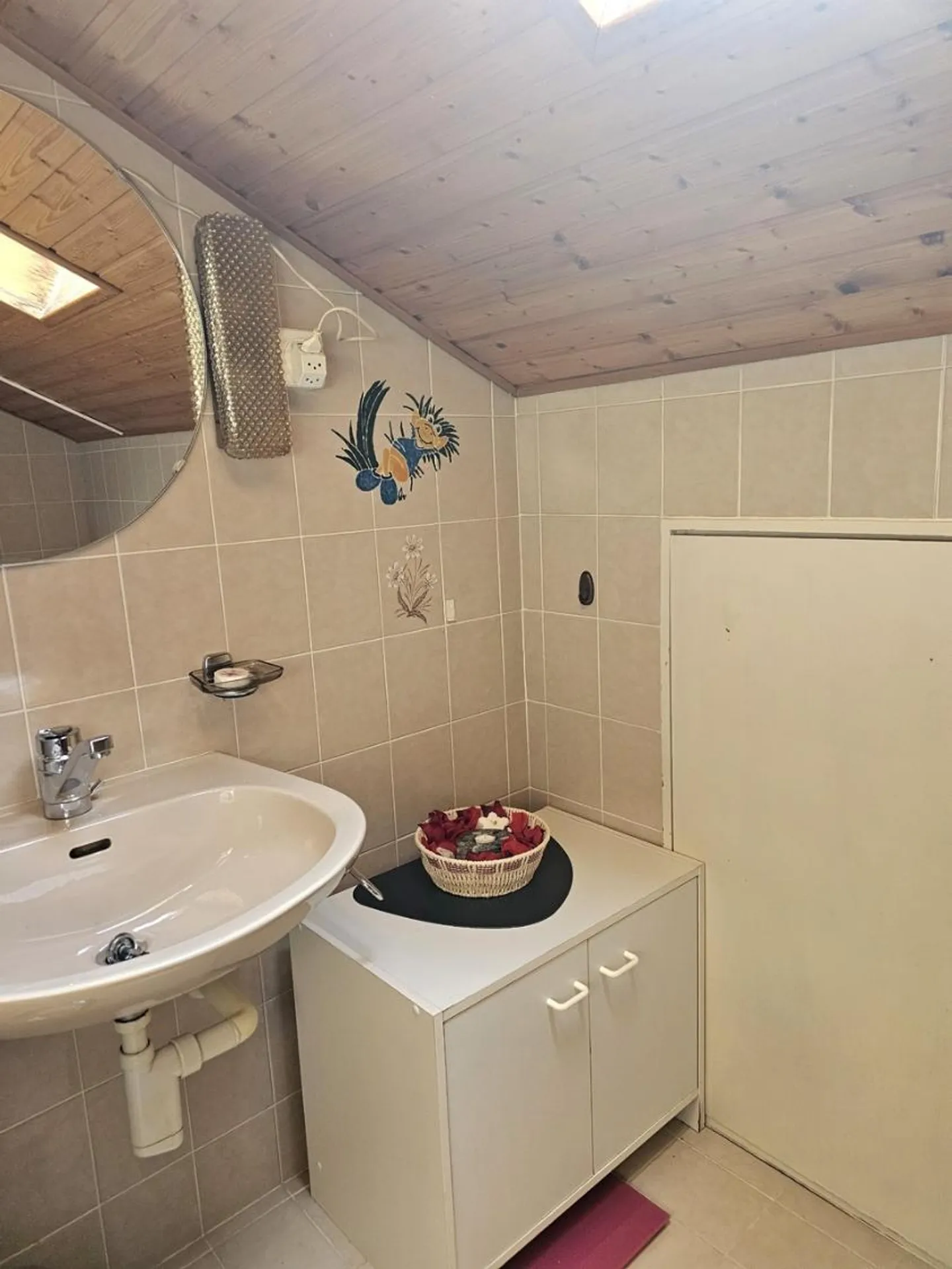 Möbliertes Zimmer mit eigenem Bad - Foto 5 von 5