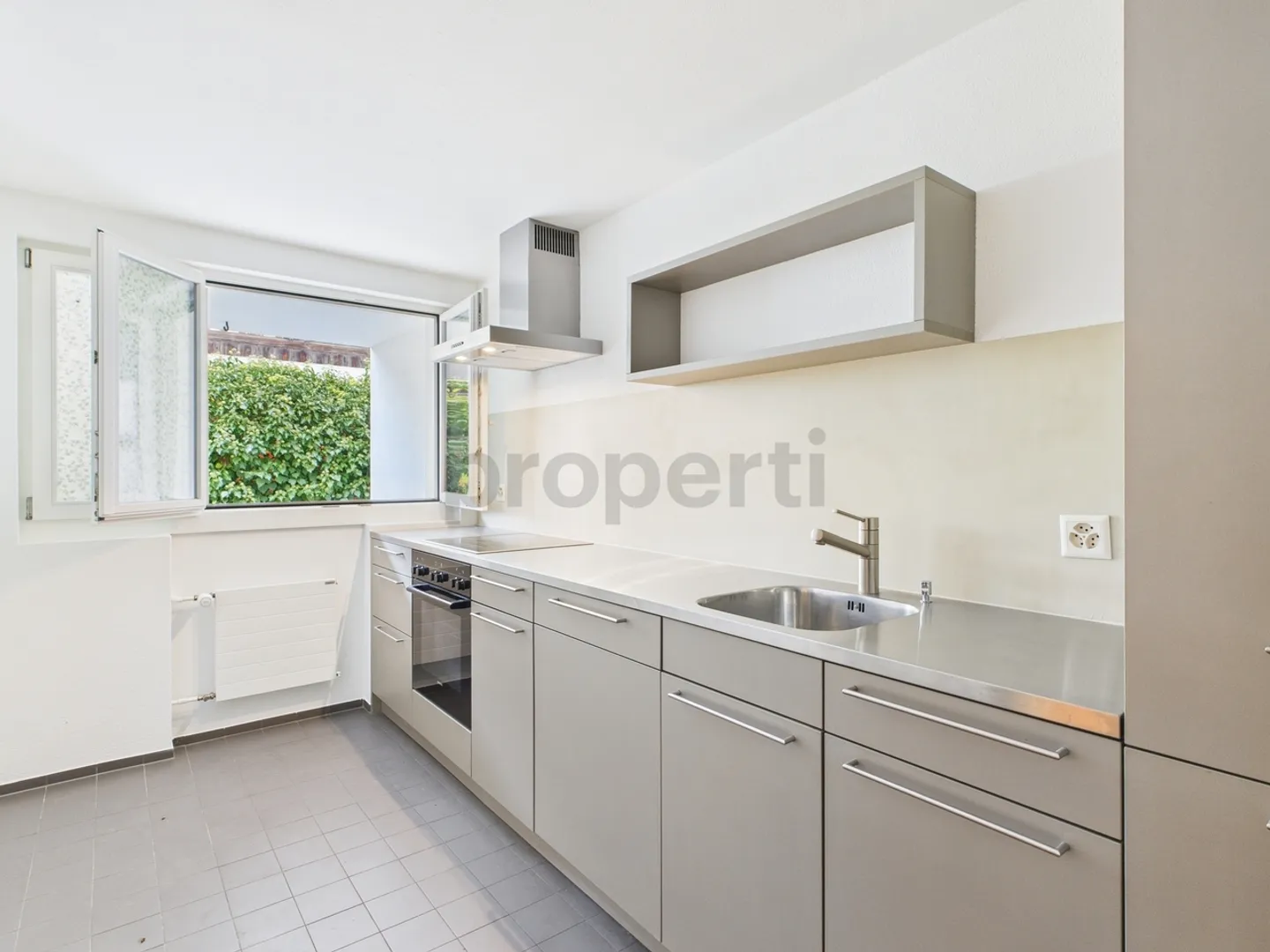 Incantevole casa familiare di 4,5 stanze in una posizione tranquilla a Langenthal - Foto 4 di 10