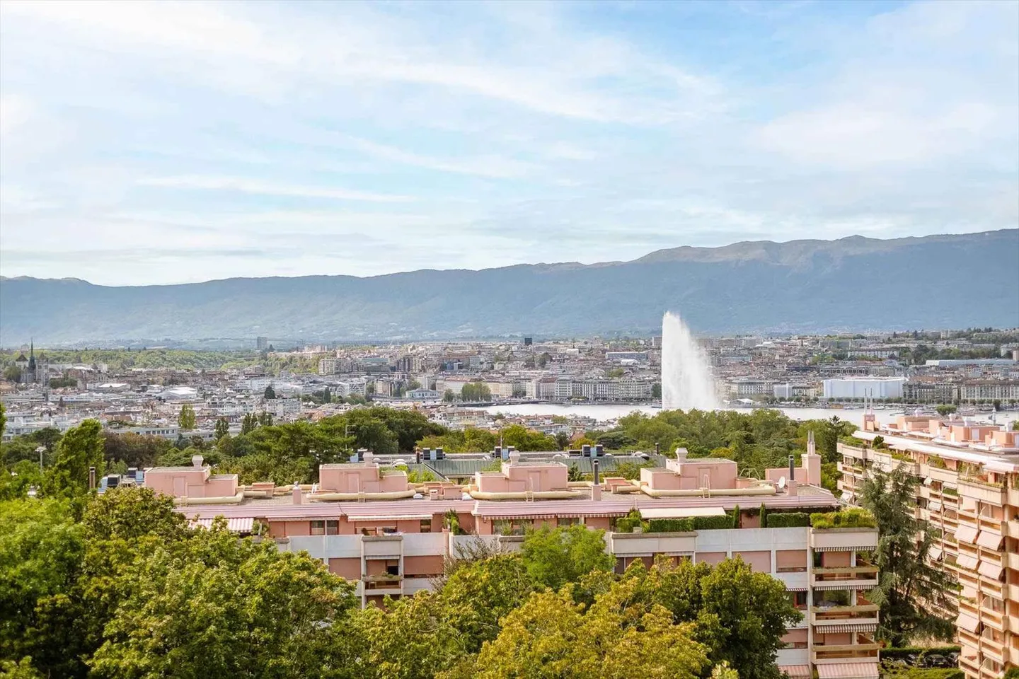 Exclusive! 5-room apartment with stunning views - Photo 1 of 11