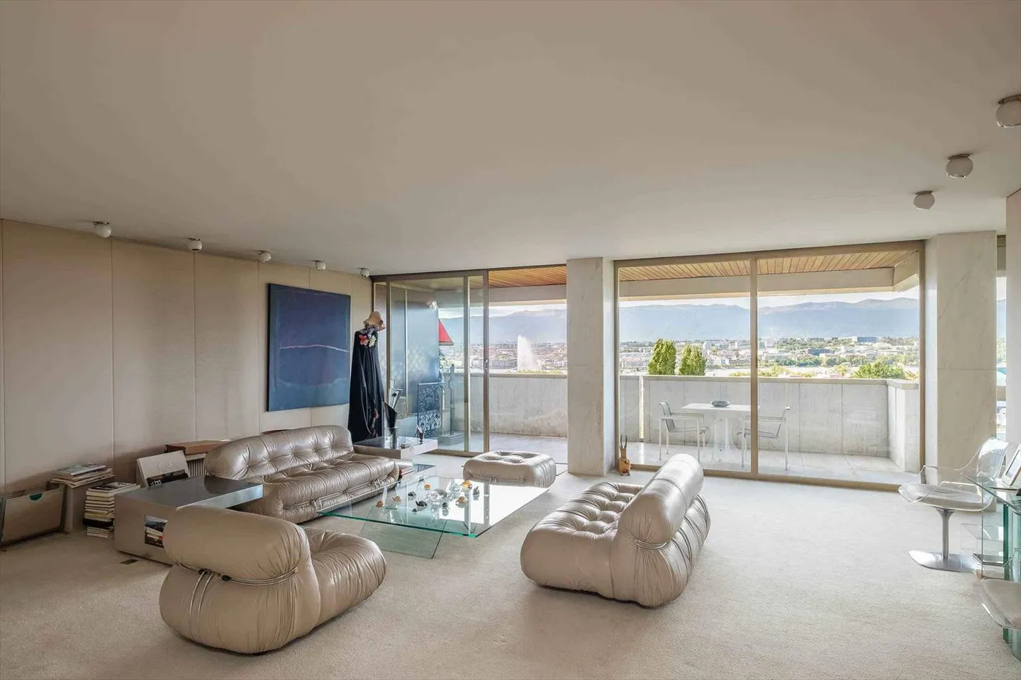 Exclusive! 5-room apartment with stunning views - Photo 2 of 11