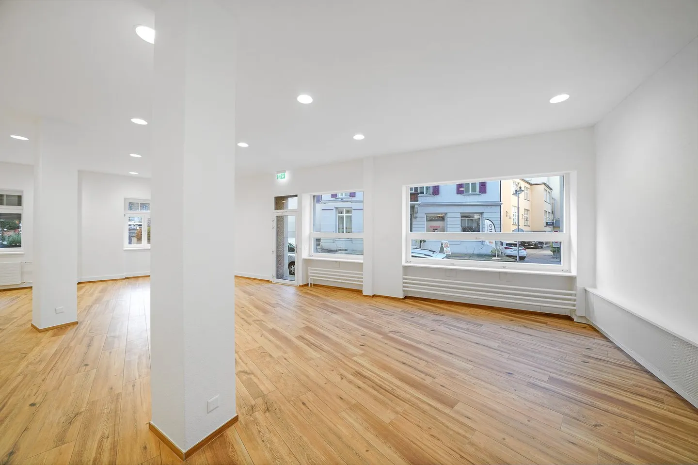 spazio commerciale modernizzato e situato in posizione centrale - Foto 5 di 7