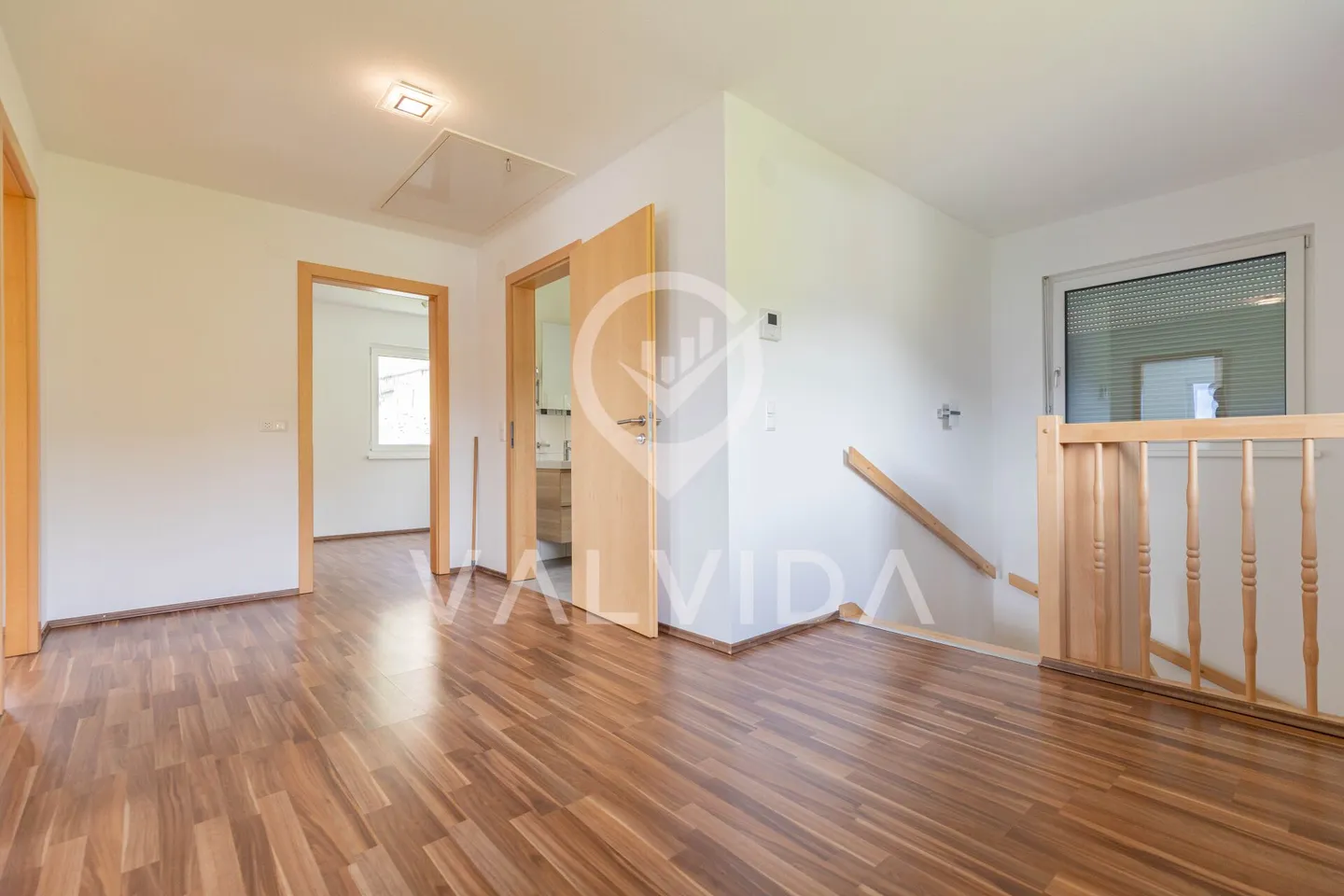 Ampia casa unifamiliare con fascino, vista panoramica e posizione soleggiata a Guttet-Feschel - Foto 15 di 26