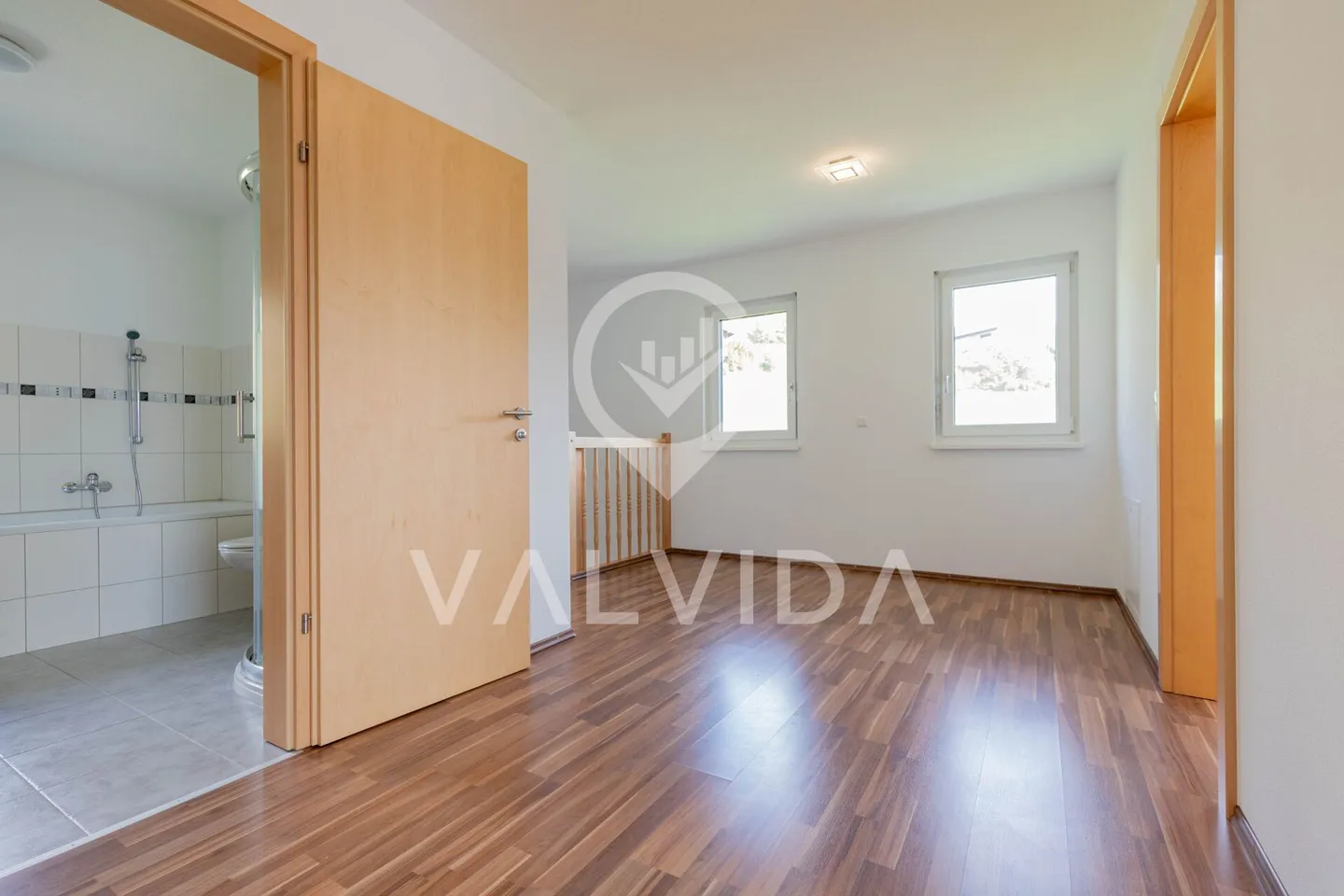 Ampia casa unifamiliare con fascino, vista panoramica e posizione soleggiata a Guttet-Feschel - Foto 16 di 26