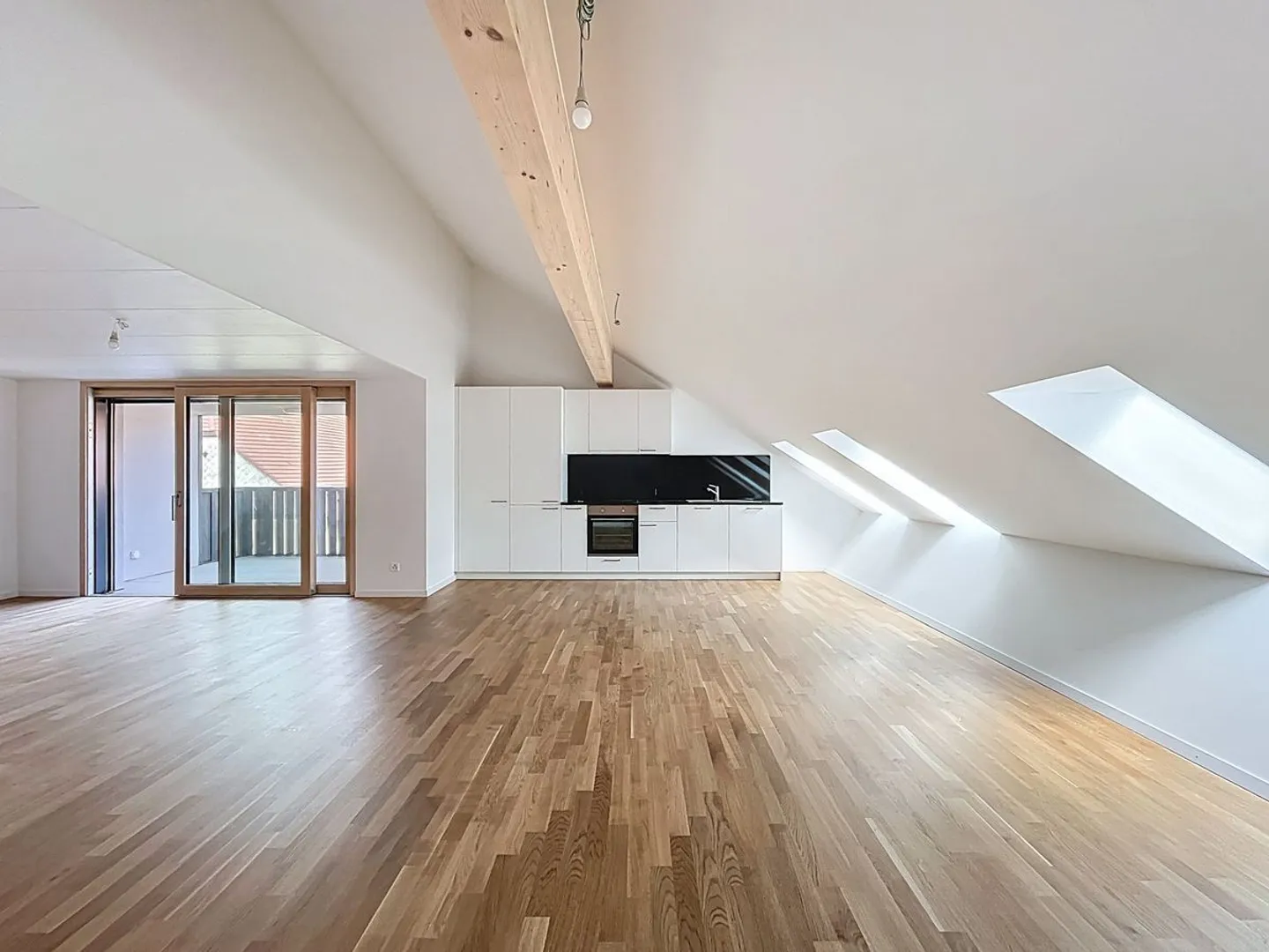 Duplex with 4.5 rooms on the top floor - Photo 1 of 11