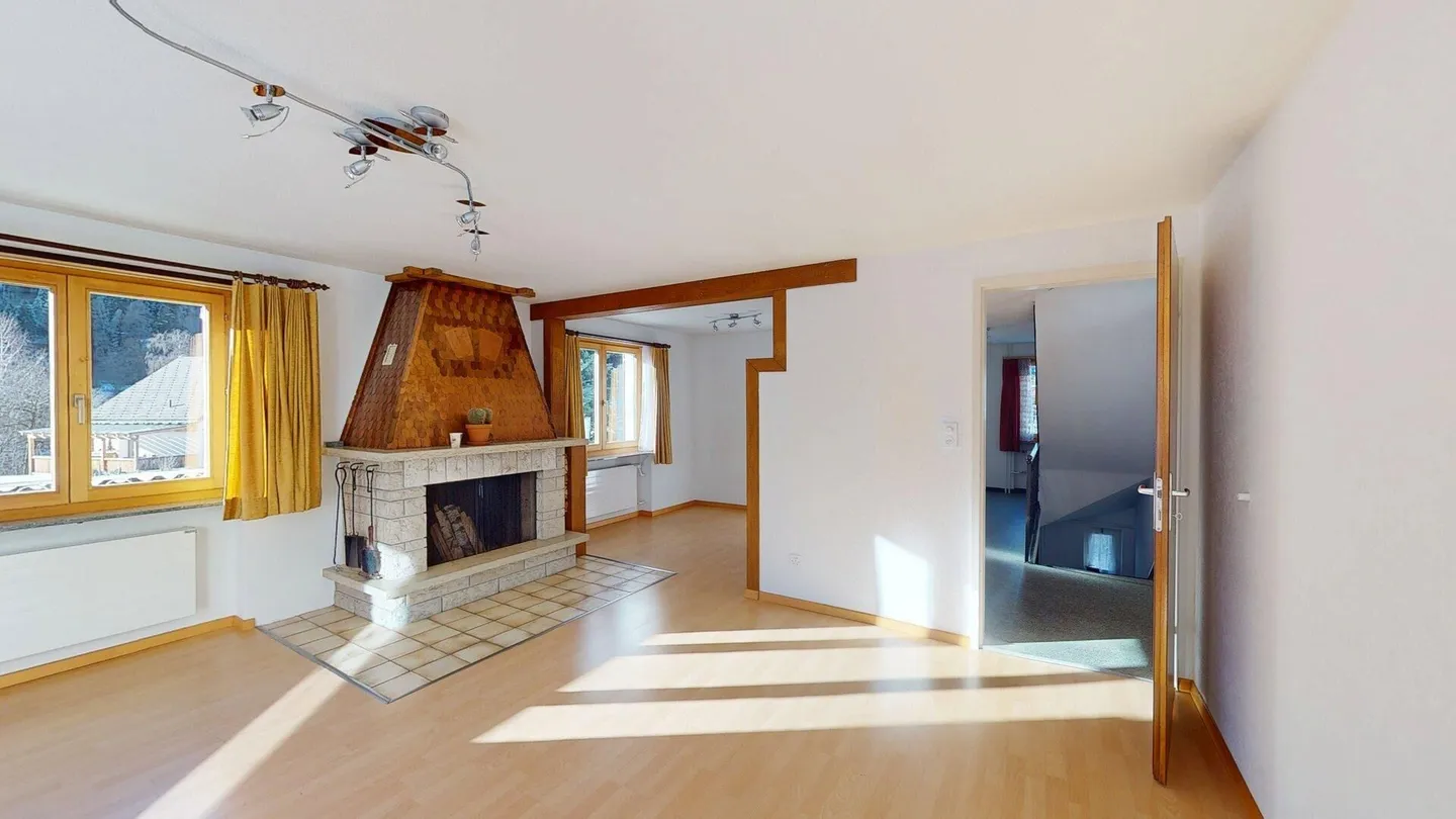 Casa unifamiliare accogliente con molto spazio e posizione residenziale tranquilla - Foto 1 di 19