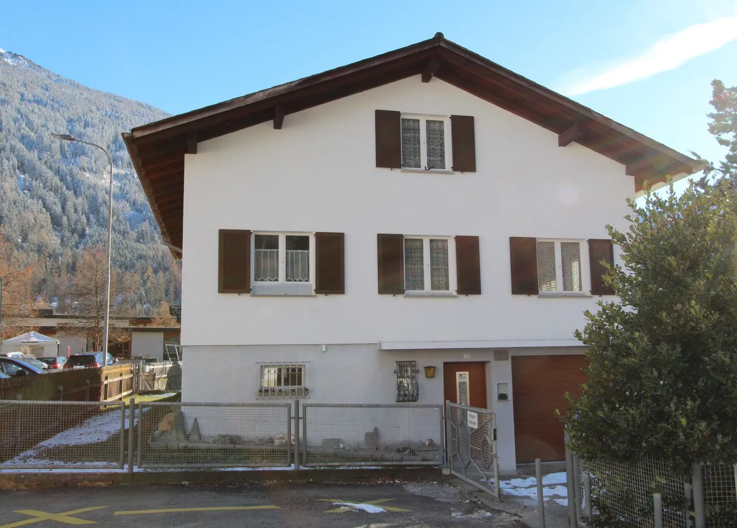 Casa unifamiliare accogliente con molto spazio e posizione residenziale tranquilla - Foto 2 di 19