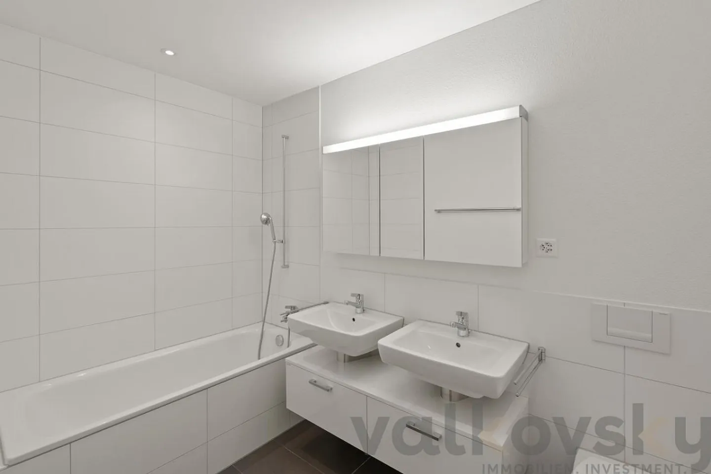 Grosse Neuwertige Wohnung - Foto 7 von 8