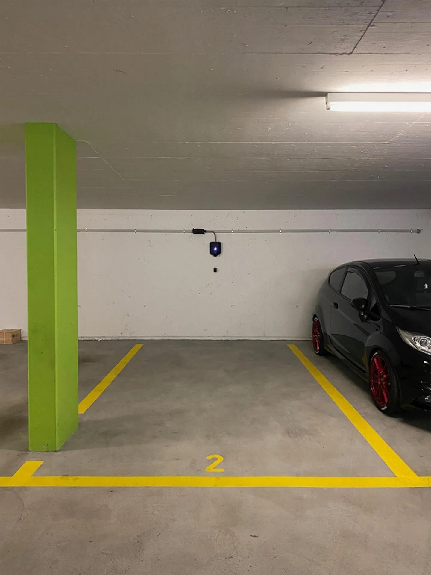 Place de parking souterrain avec ou sans votre propre station de recharge e? - Photo 3 sur 4