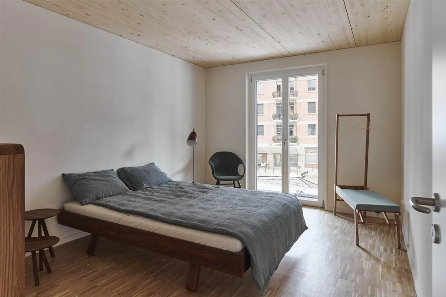 Bright 3.5-room apartment with 34m² balcony sustainable & cozy - Photo 3 of 6