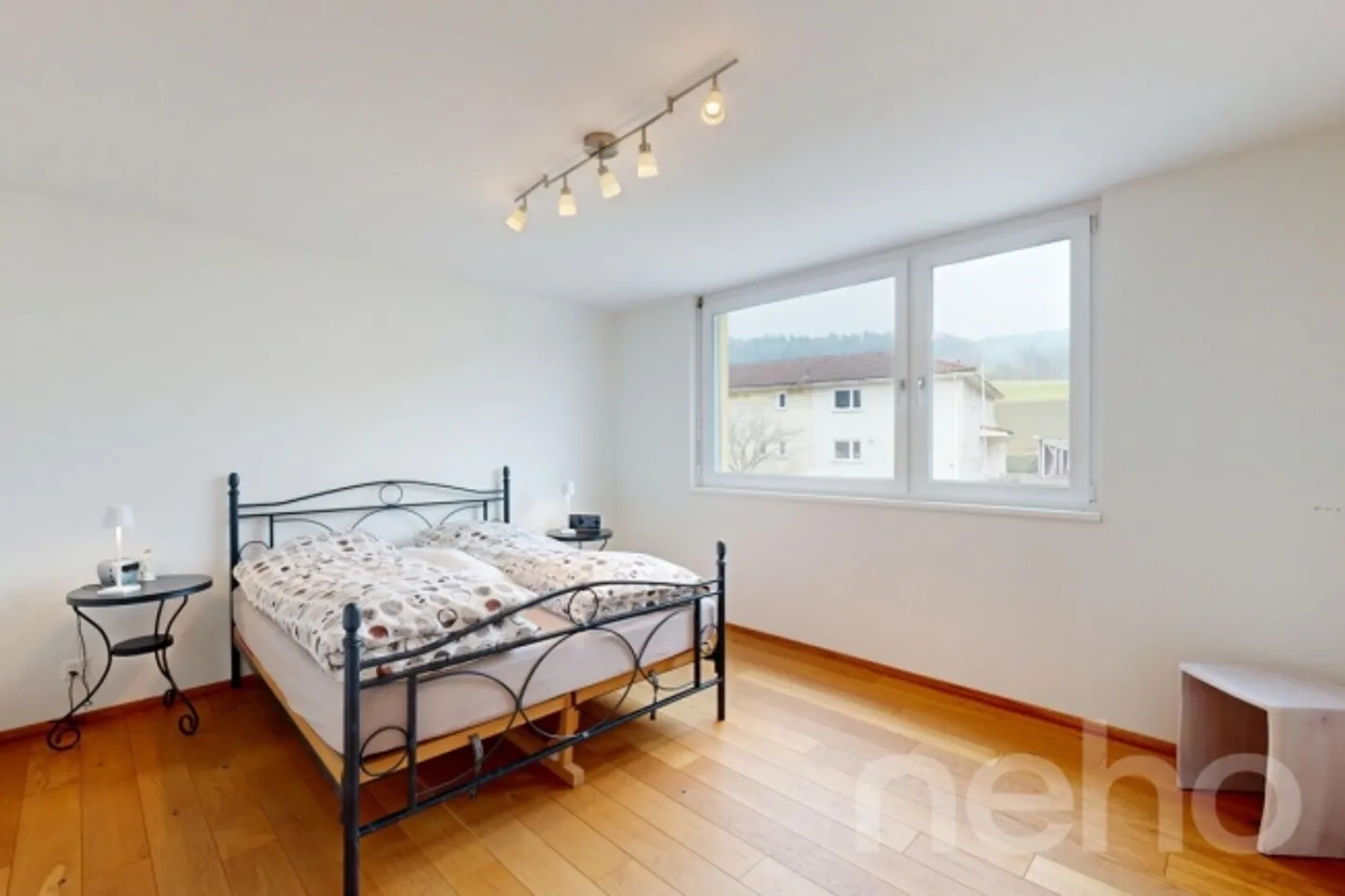 Top-maintained property with living comfort and commercial potential - Photo 7 of 13