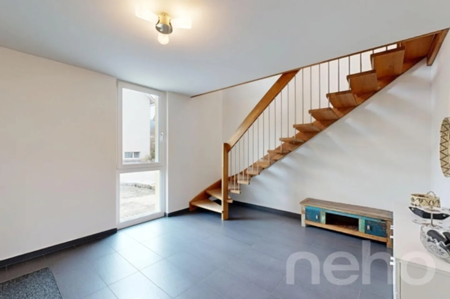 Top-maintained property with living comfort and commercial potential - Photo 10 of 13