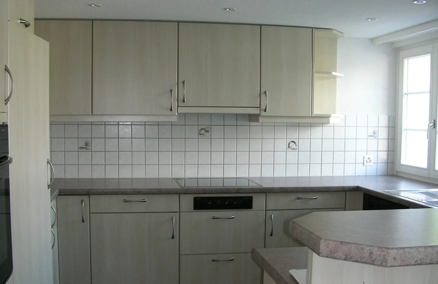 Appartement lumineux et confortable de 5 1/2 pièces, à seulement 200 m du lac - Photo 4 sur 14