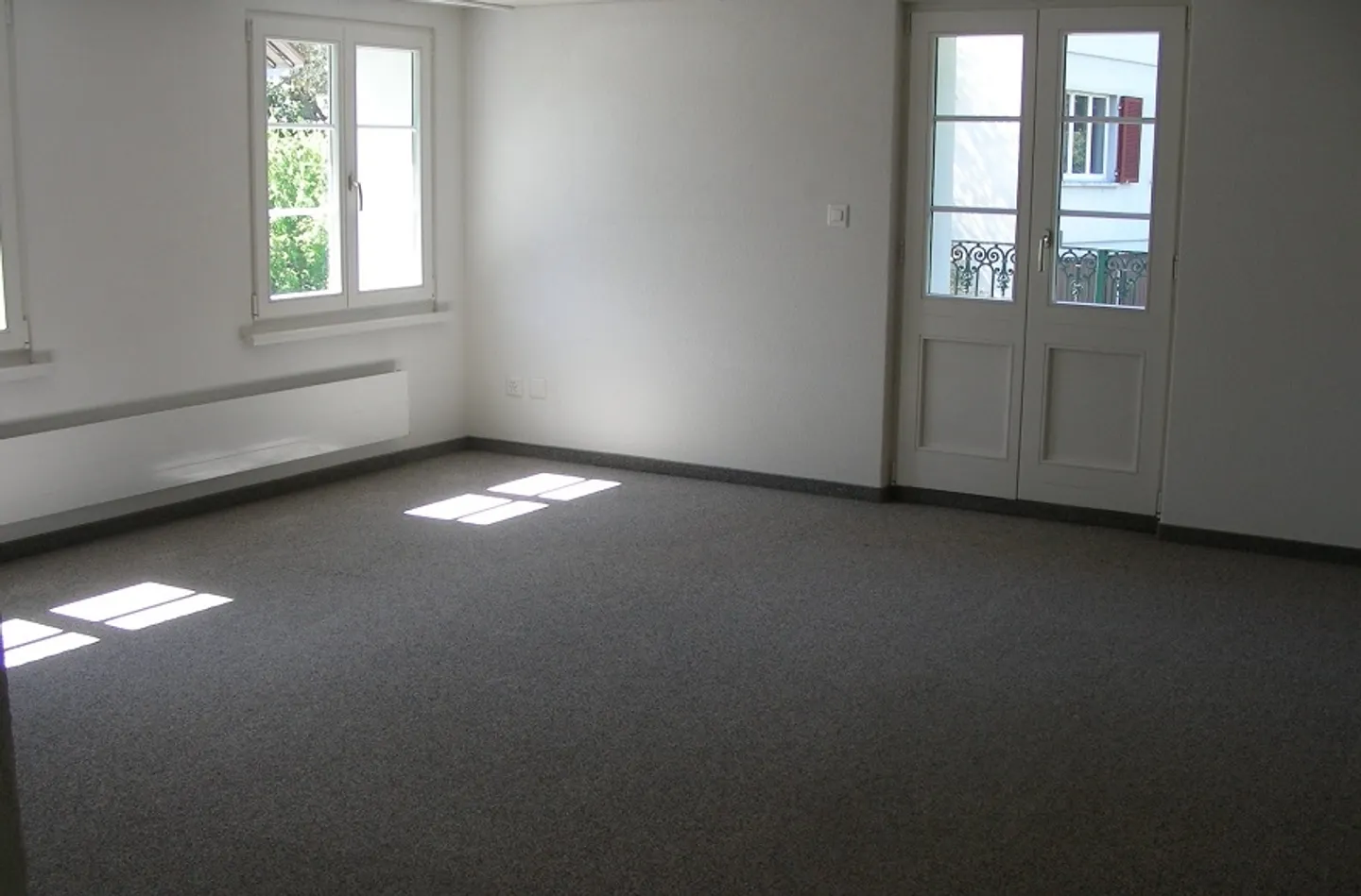 Appartement lumineux et confortable de 5 1/2 pièces, à seulement 200 m du lac - Photo 8 sur 14