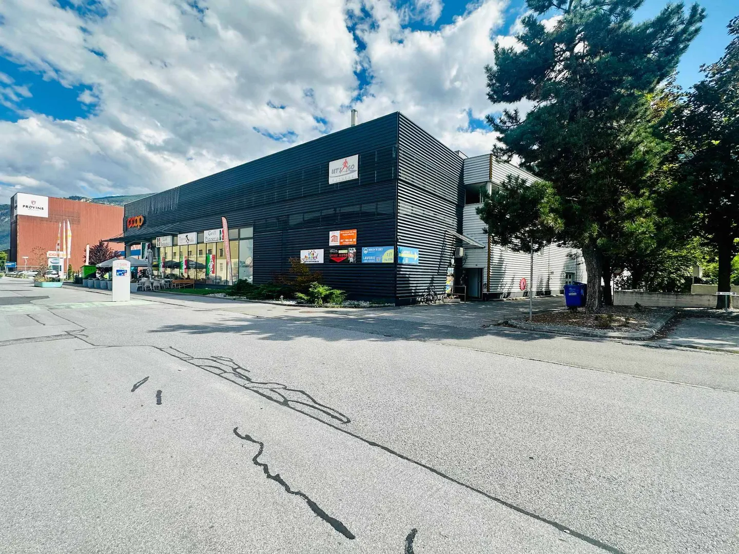 Arcade of 85 m2 ideally located in Sion - Photo 1 of 4