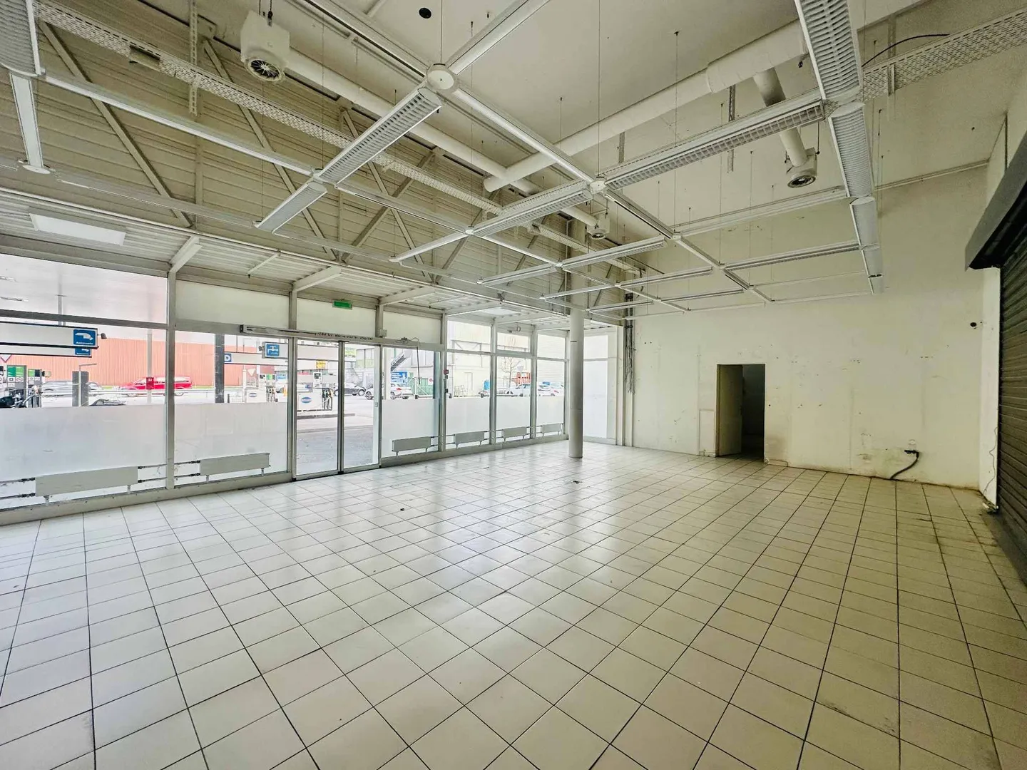 Arcade of 85 m2 ideally located in Sion - Photo 4 of 4