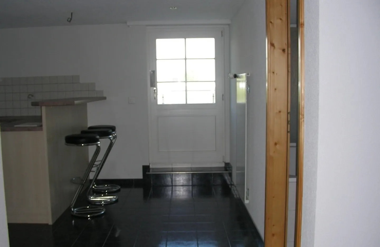 Appartement lumineux et confortable de 5 1/2 pièces, à seulement 200 m du lac - Photo 5 sur 14