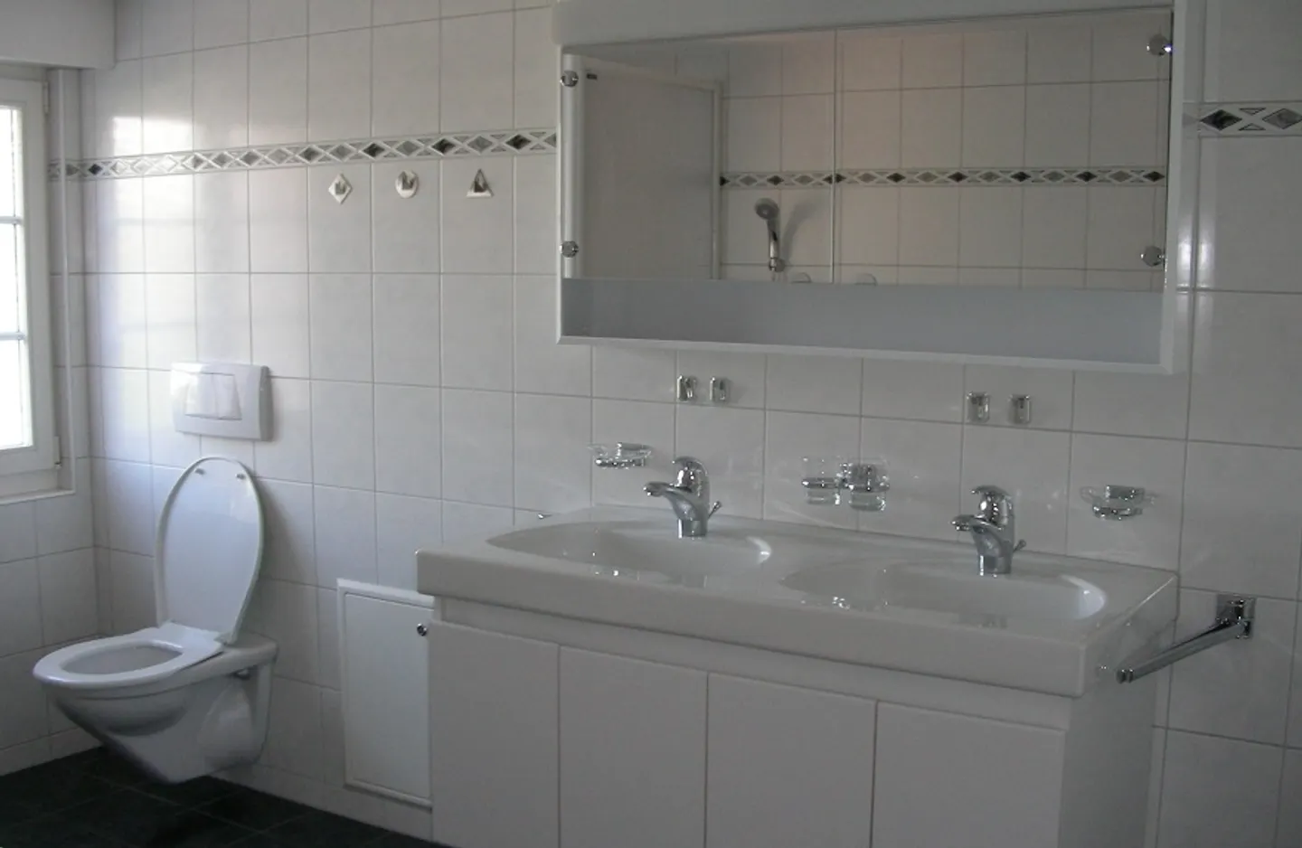 Appartement lumineux et confortable de 5 1/2 pièces, à seulement 200 m du lac - Photo 6 sur 14