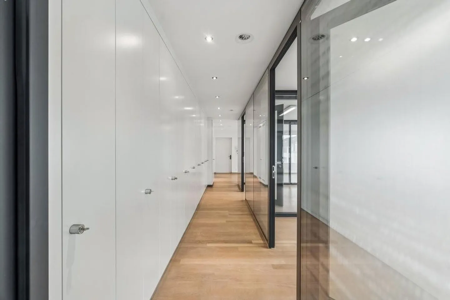 Stylish, central and with a view to work @Rennweg - Photo 7 of 7