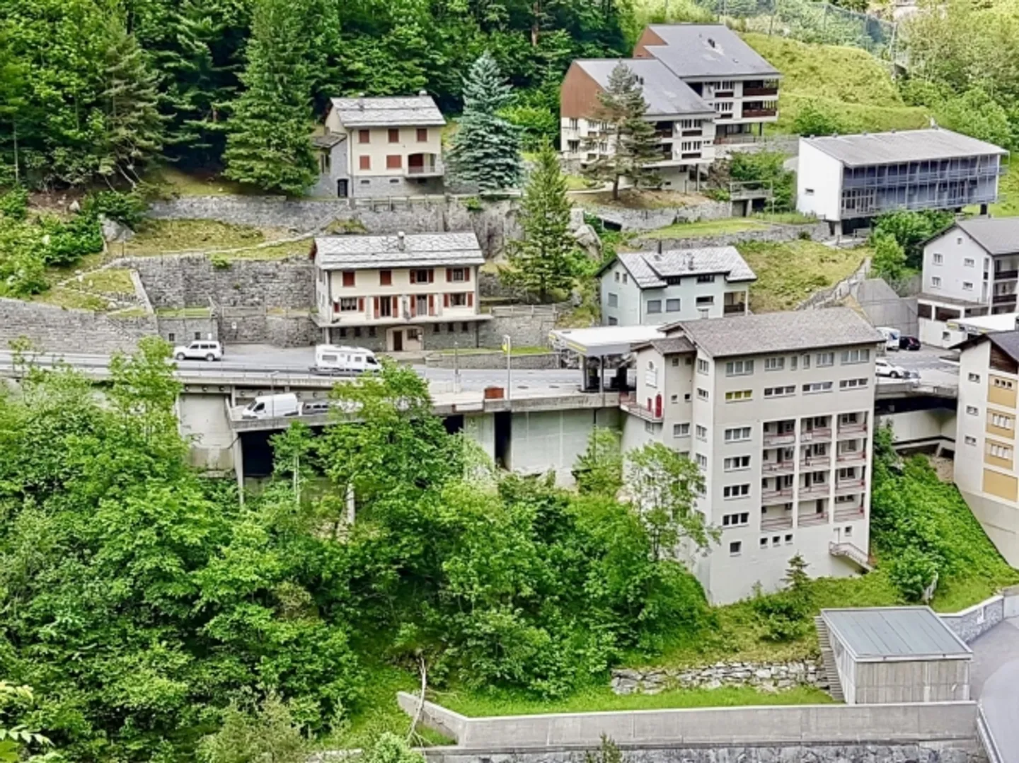 Edificio commerciale e residenziale con grande potenziale al confine - Foto 5 di 7
