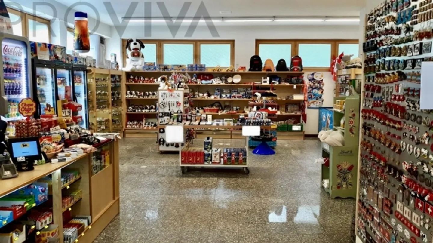Edificio commerciale e residenziale con grande potenziale al confine - Foto 4 di 7