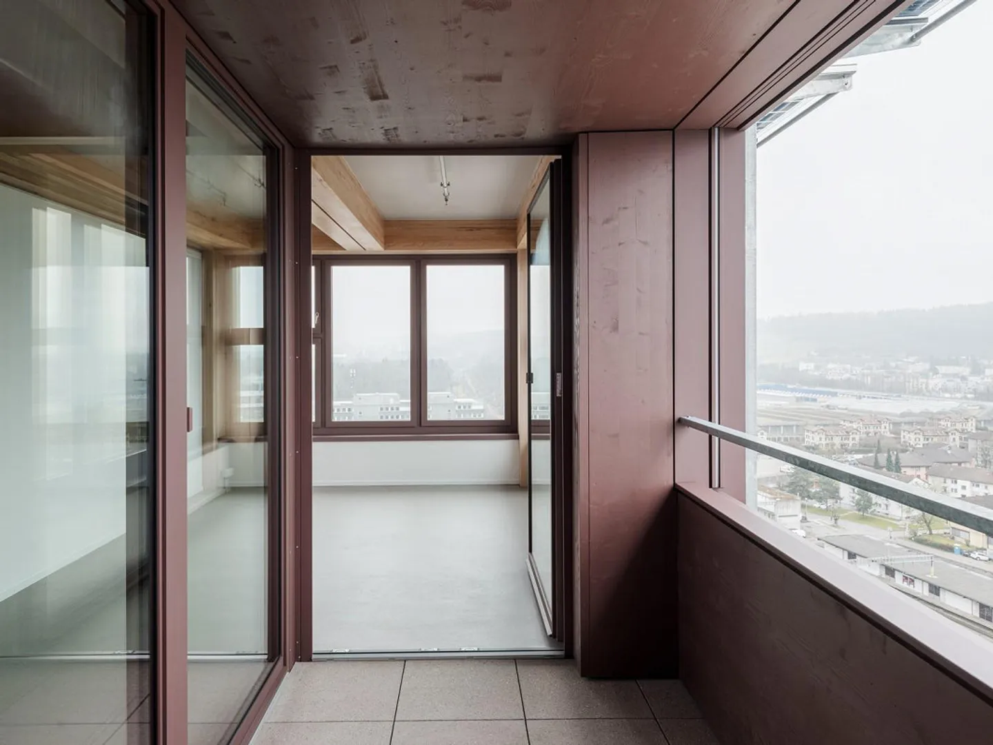 LOUER SANS CAUTION - Visitez l'appartement dans la tour en bois maintenant - Photo 7 sur 11
