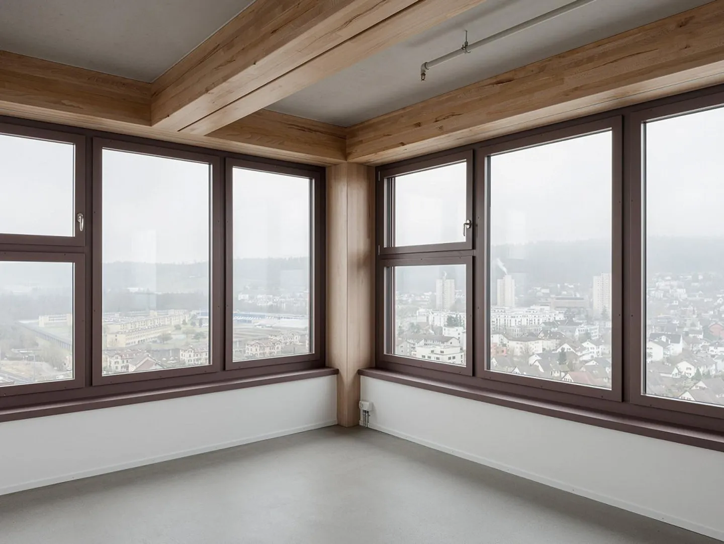 LOUER SANS CAUTION - Visitez l'appartement dans la tour en bois maintenant - Photo 9 sur 11