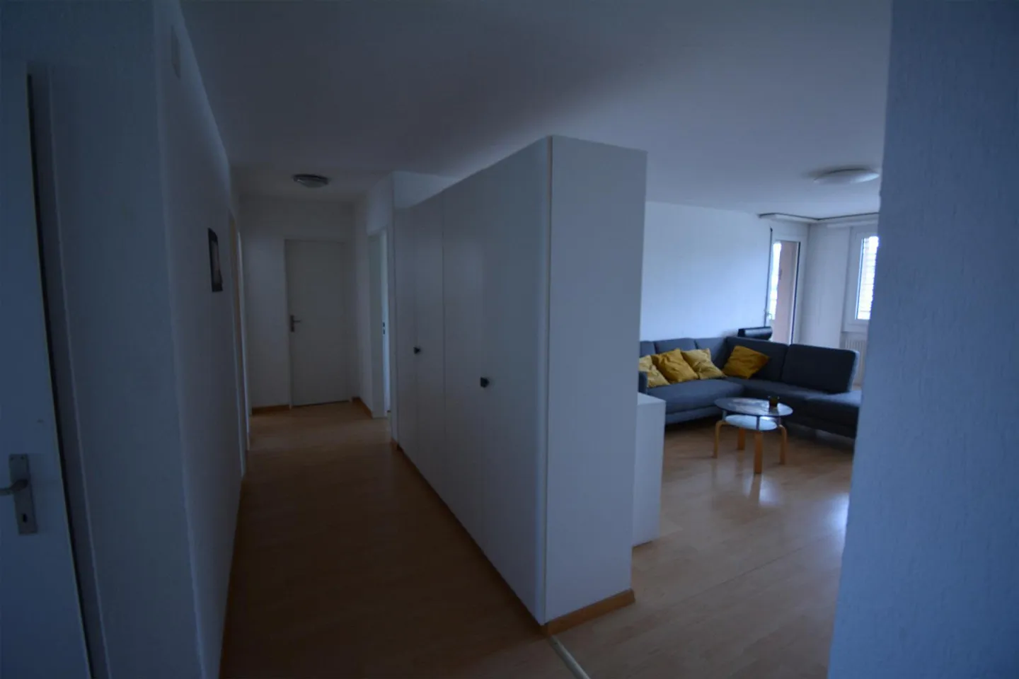 Appartement 3,5 pièces fraîchement rénové au 2ème étage - Photo 2 sur 3