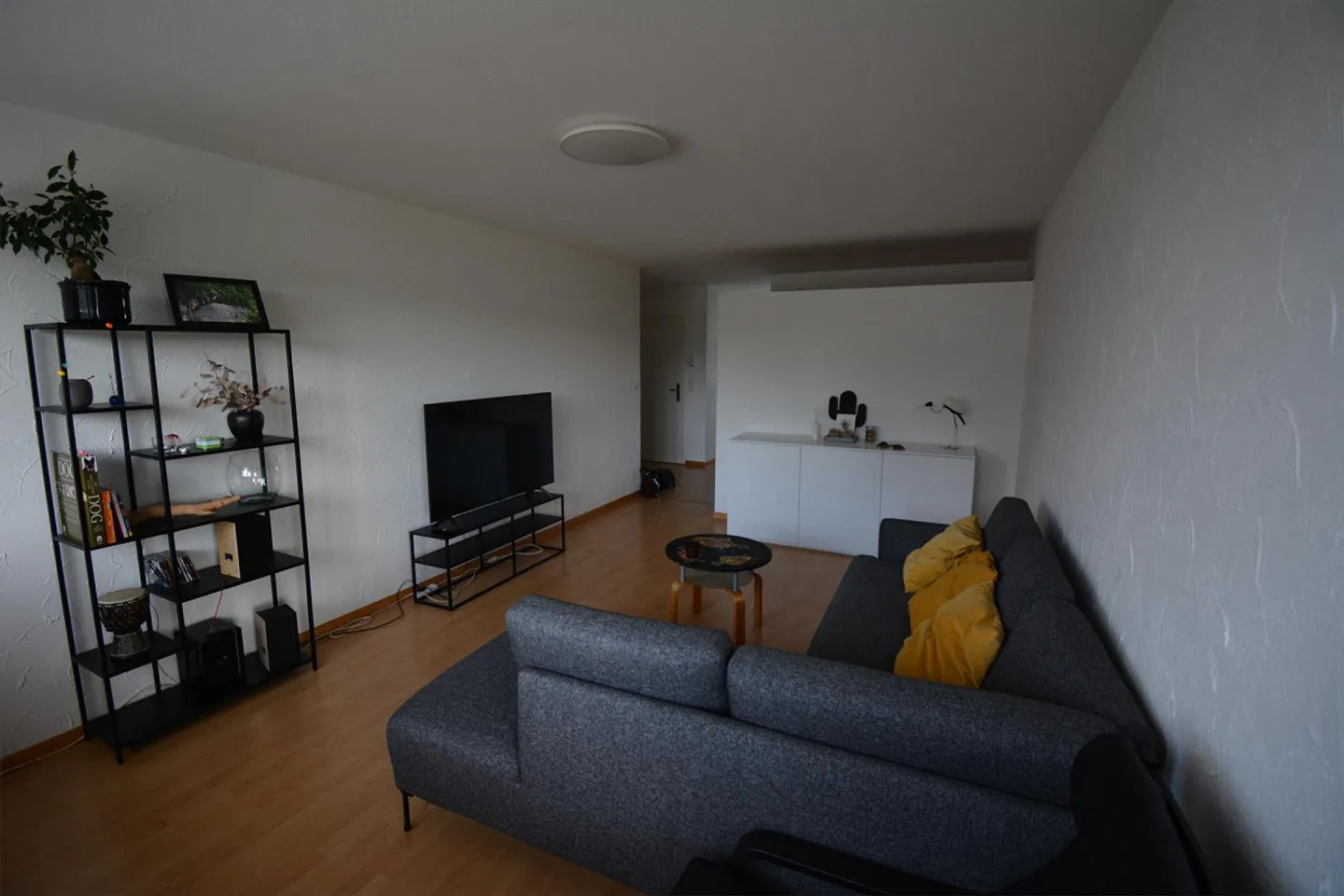 Appartement 3,5 pièces fraîchement rénové au 2ème étage - Photo 3 sur 3