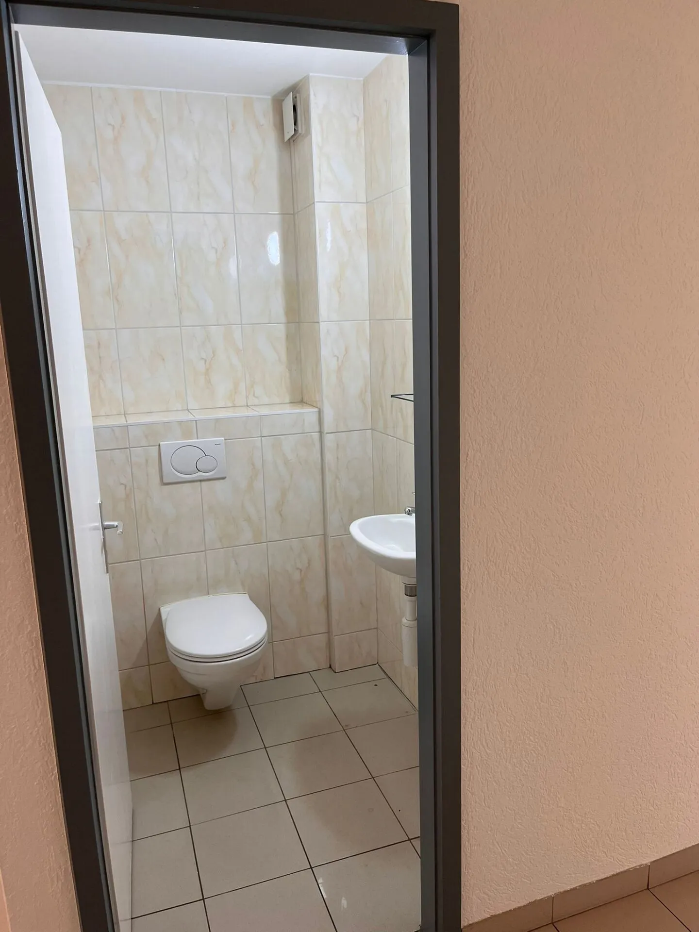 Spacious 4.5 room apartment for rent in a peaceful and green setting in Villaraboud - Photo 9 of 19