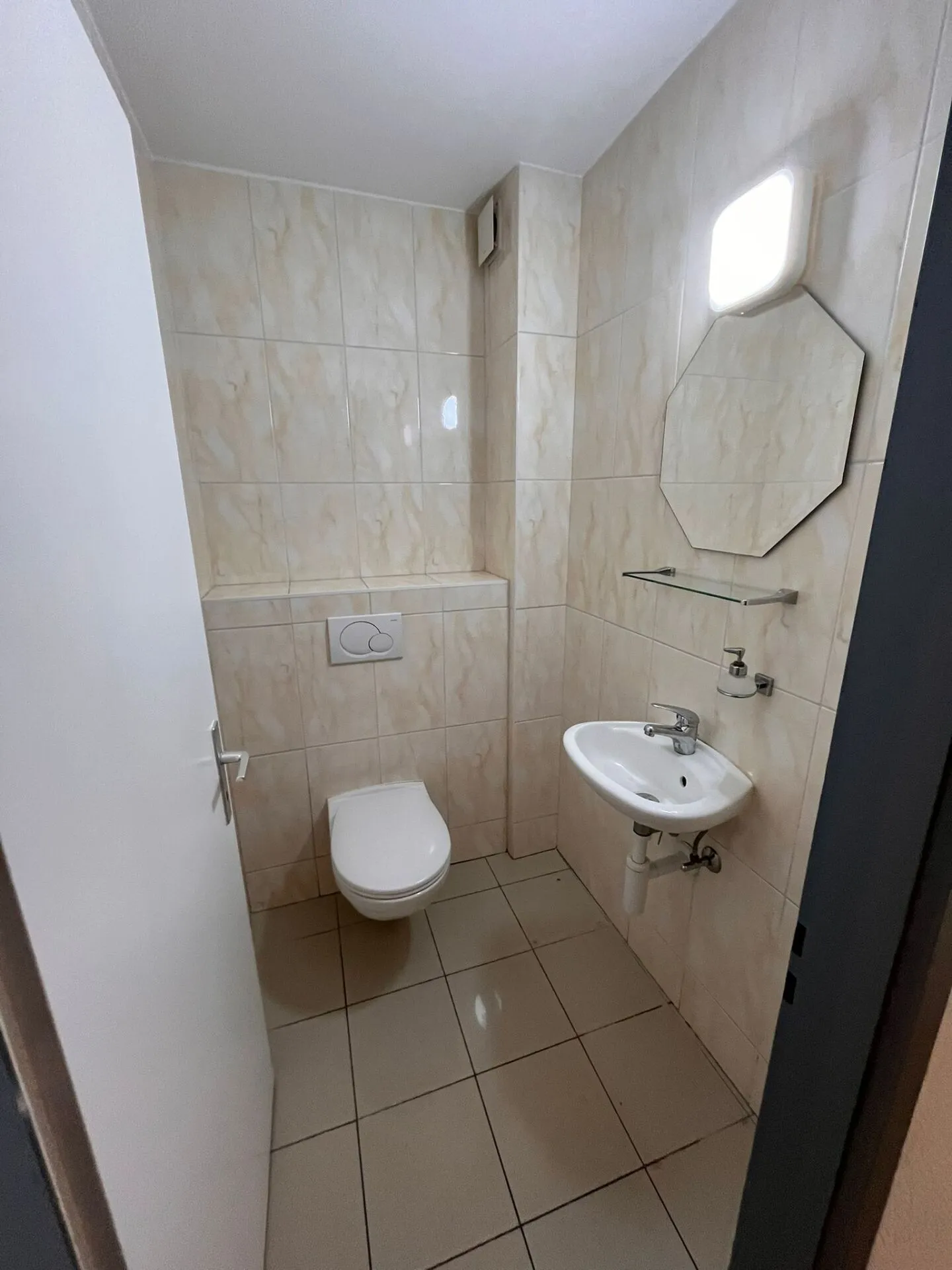 Spacious 4.5 room apartment for rent in a peaceful and green setting in Villaraboud - Photo 12 of 19