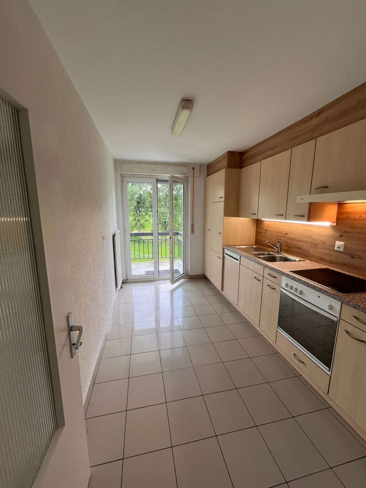 Spacious 4.5 room apartment for rent in a peaceful and green setting in Villaraboud - Photo 15 of 19