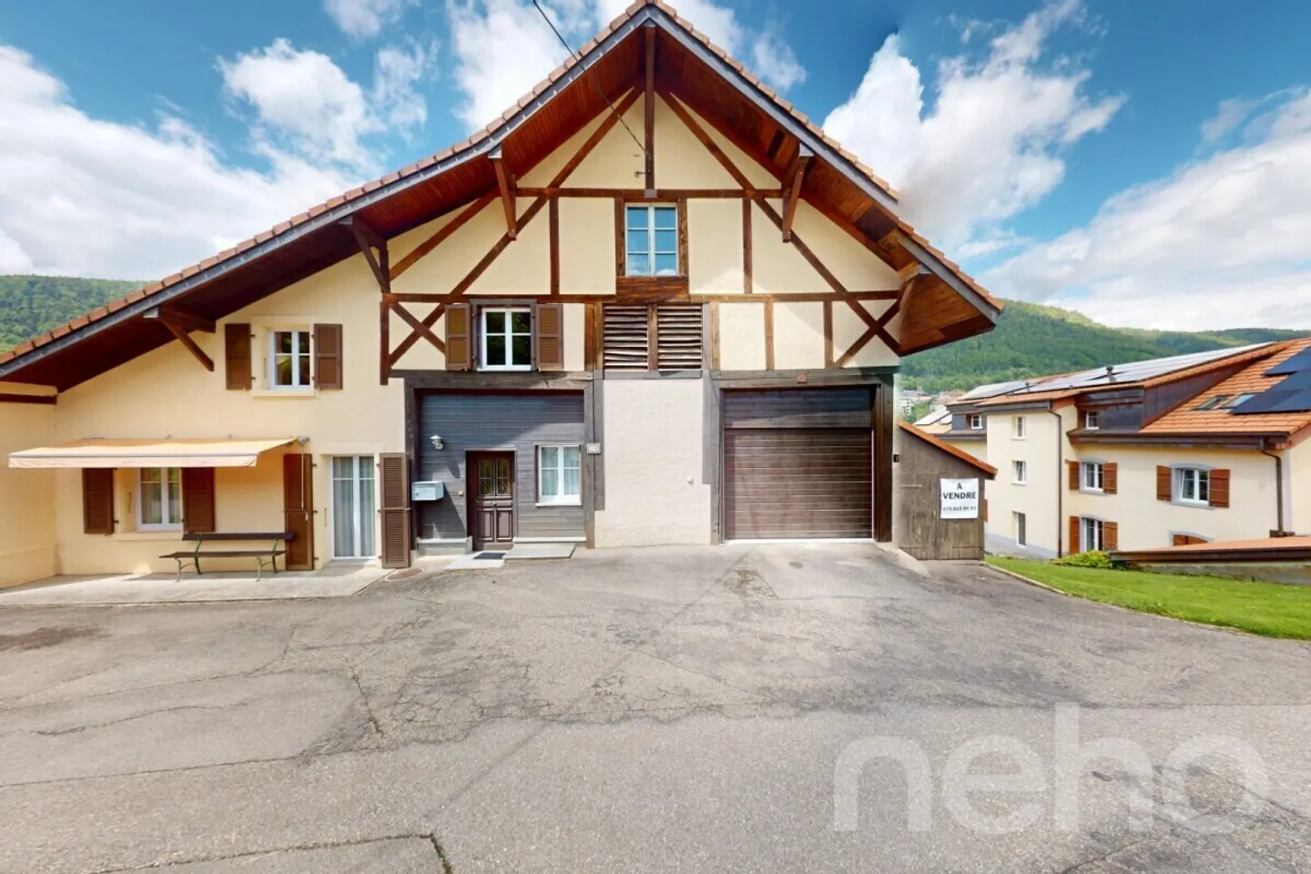 Large renovated house with vast garden in St-Imier - Photo 1 of 12