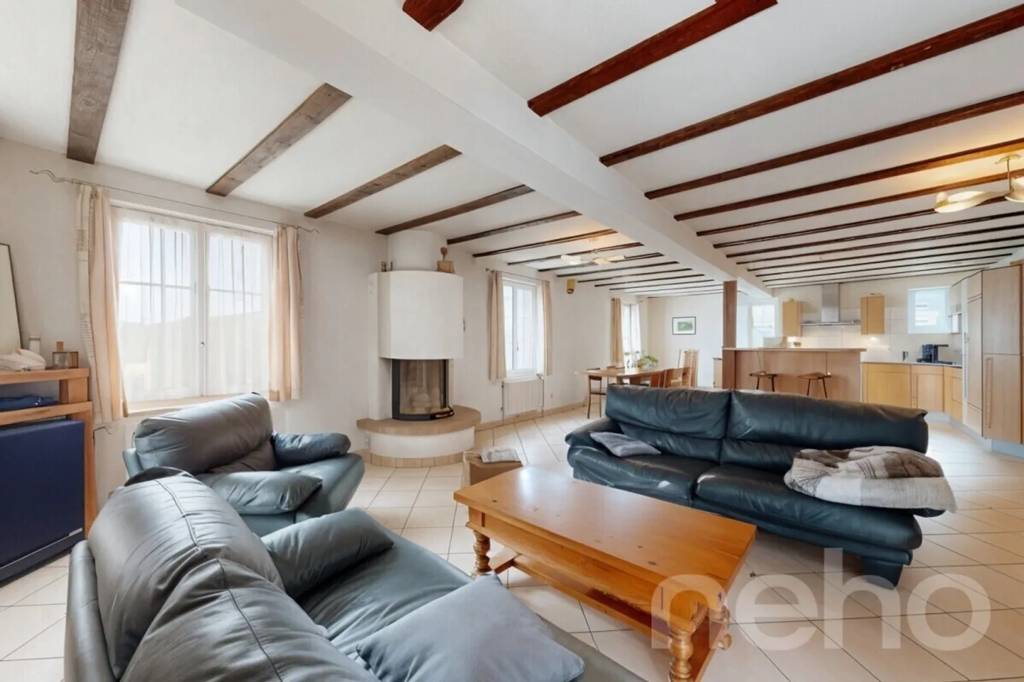 Large renovated house with vast garden in St-Imier - Photo 5 of 12